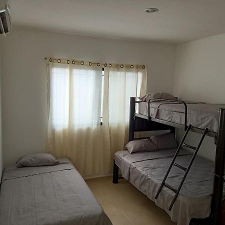 Hermosa Casa A 15 Minutos Del Aeropueto De Cancun En Exclusivo Fraccionamiento Residencial Bagian luar foto